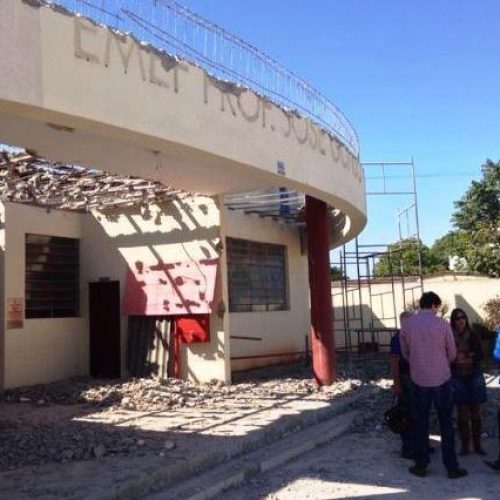 Escola Professor José Gonso começa a receber reforma na área frontal