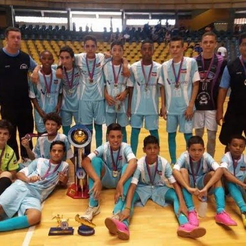 Escolinha de Futsal Garoto e Garota Nota 10 encerra atividades no município