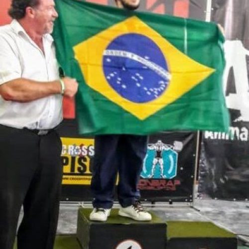 Atleta de Santa Rita do Passa Quatro vence Sul-Americano de Powerlifting em Itanhaém