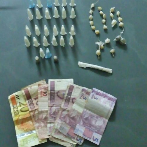 Menores são apreendidos por tráfico de drogas próximo a passarela da SP-215