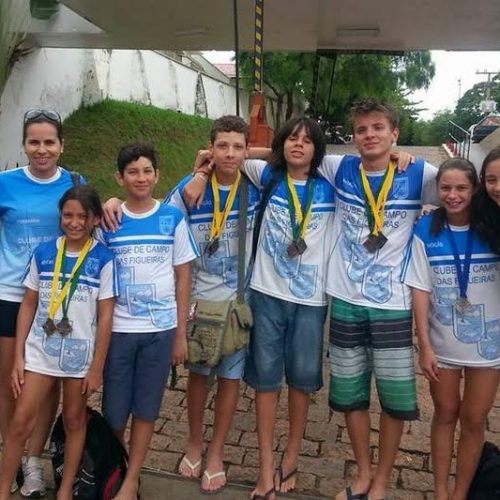 Nadadores do Clube de Campo participam de torneio em São José do Rio Pardo