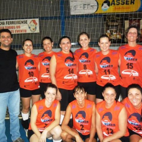 Vôlei máster: equipe feminina de Porto Ferreira vai disputar o bronze em campeonato da APV