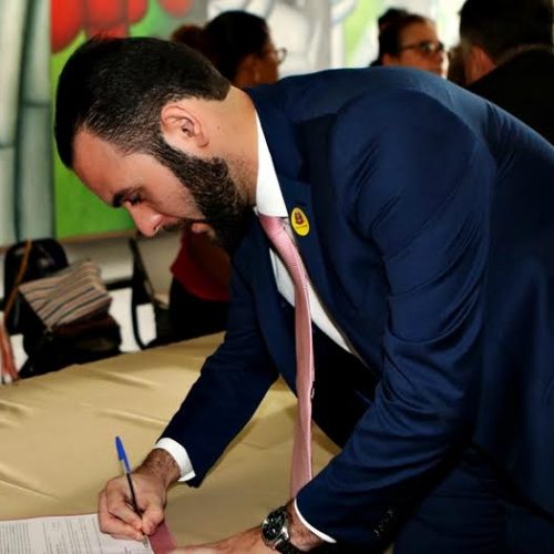 Junto a vereadores, prefeito assina convênios de R$ 270 mil para a saúde