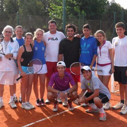 Tenistas do Clube de Campo das Figueiras treinam em Buenos Aires