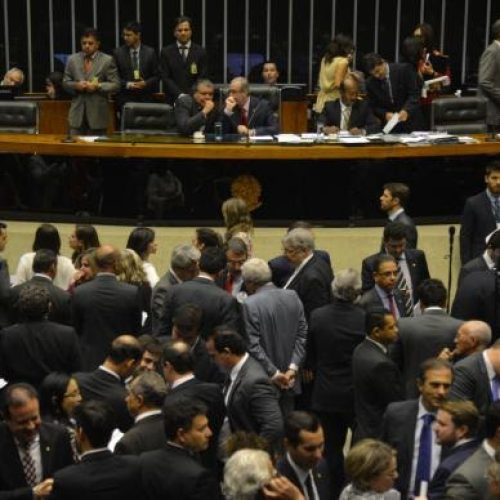 Deputados descartam propostas da sociedade civil para a reforma política