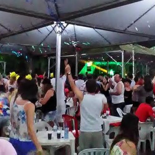 Carnachopp do Porto Ferreira F.C. agita o Domingo de Carnaval, mesmo com chuva