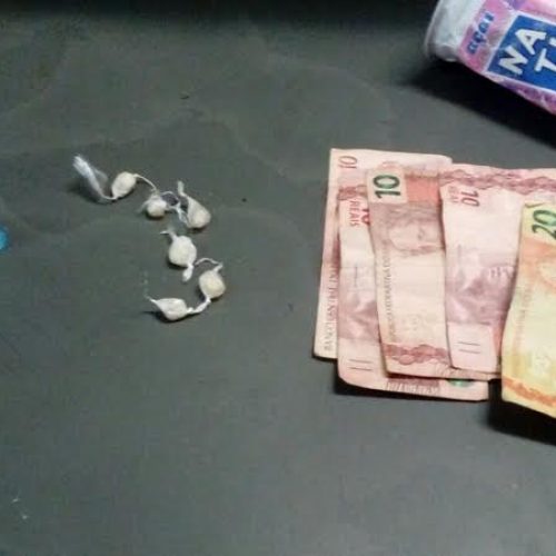 Homem de 40 anos é preso pela PM por tráfico de drogas