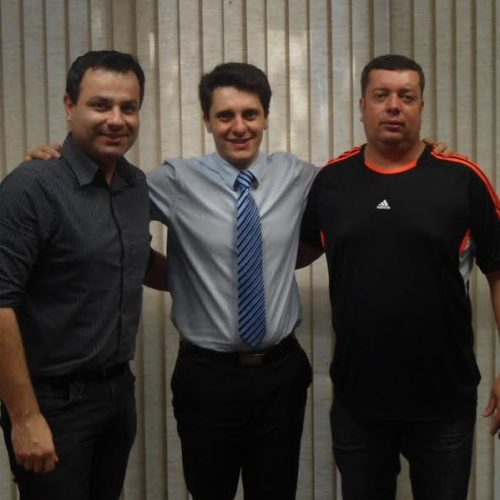 Élcio Arruda solicita pintura de quadra e materiais esportivos ao Garoto Nota 10