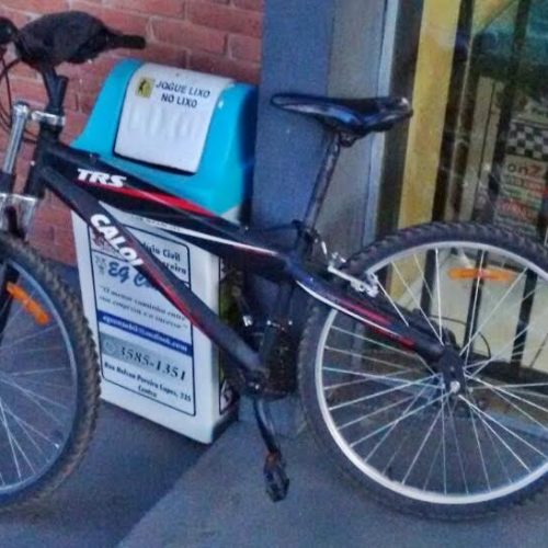 Dupla é presa em flagrante pela PM após roubo de bicicleta
