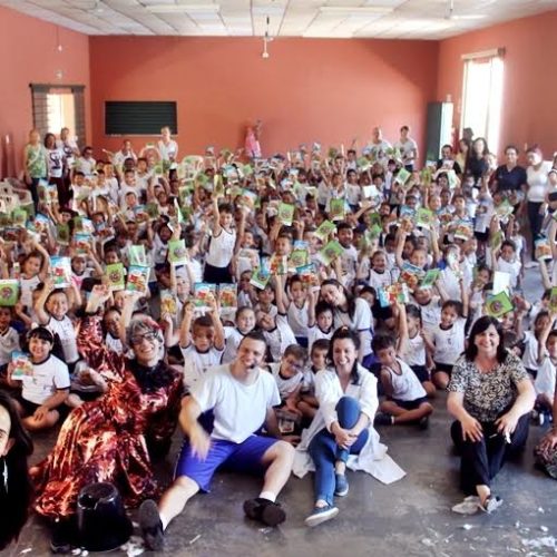 Peça “Sai Zika” foi encenada para alunos da rede pública municipal