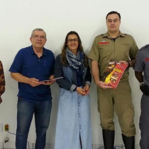Programa “Bombeiros nas Escolas” tem início com alunos das oitavas séries da rede municipal