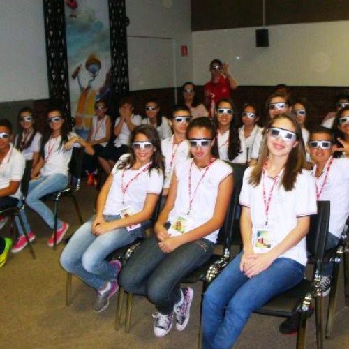 Alunos da rede municipal visitam fábrica de refrigerantes em Ribeirão Preto