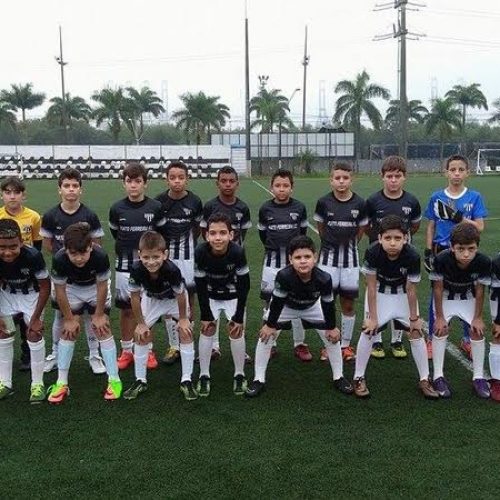 Garotos das categorias de base do Porto Ferreira F.C. realizam amistosos contra o Santos F.C.