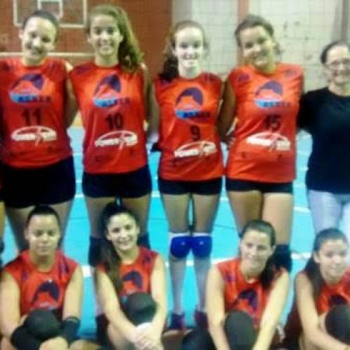 Vôlei infantil e equipes de futsal de base tiveram jogos difíceis no final de semana