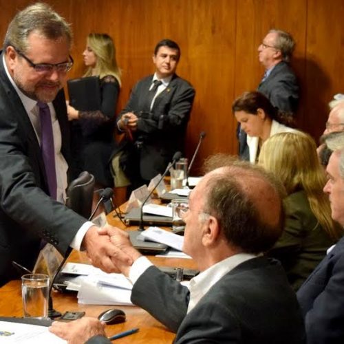 Agora é Lei: Lobbe comemora sanção ao PLC da fosfoetanolamina sintética