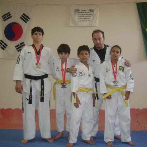 Crianças conquistam ótimos resultados no VII Harang Do Open de Tae Kwon Do