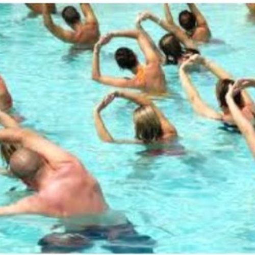 Departamento de Esportes reabre a piscina com turmas de hidroginástica