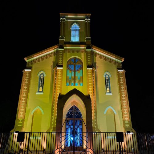 Natal iluminado de Tambaú reúne famílias em noite de fé e celebração