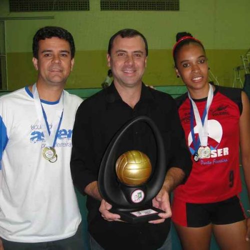 Sabrina e Anselmo são destaques da equipe de voleibol Asser/DME Porto Ferreira