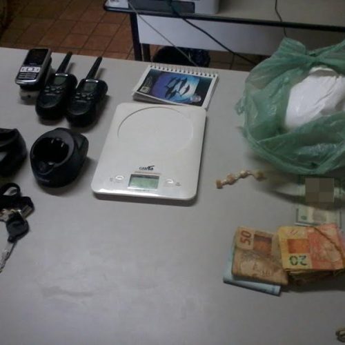 Policiais da ROCAM localizam pedras de crack em residência no Jardim Anibal
