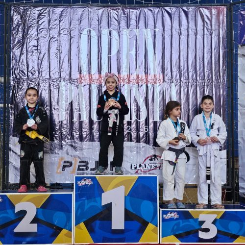 Atleta de Santa Rita do Passa Quatro conquista ouro no Open Paulista de Jiu-Jitsu em Monte Alto