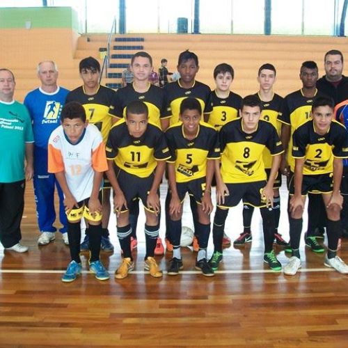 Sub-15 de futsal vence Santa Rita na semifinal de campeonato regional