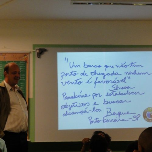 Vereador Carlos Berque questiona sobre a aplicação da Lei Federal 11.738
