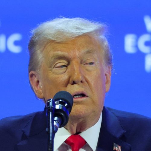 Trump defende compra da Groenlândia em Davos e provoca reação da Europa