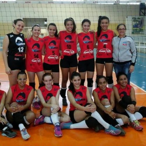 Voleibol: equipe feminina infantil de Porto Ferreira realizou dois jogos no final de semana