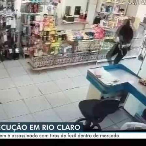 Homem é executado com vários tiros dentro de supermercado de Rio Claro