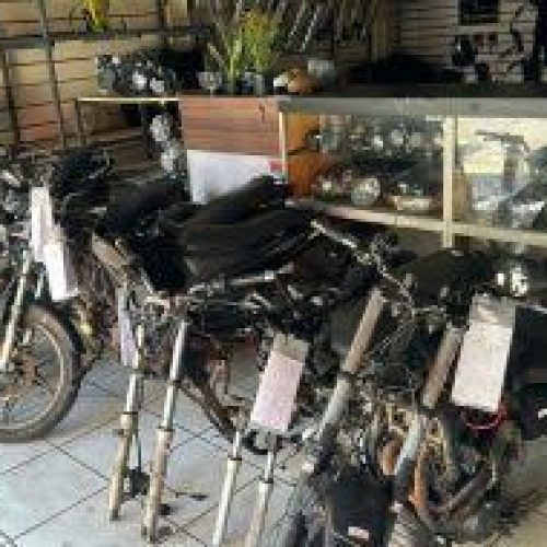Deic de SP faz apreensão de 28 mil peças ilegais de motos