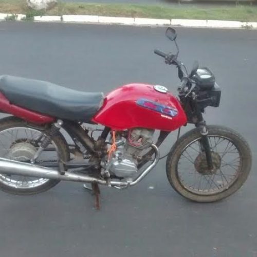 PM apreende moto CG vermelha em situação irregular que estava sendo conduzida por menor de 17 anos