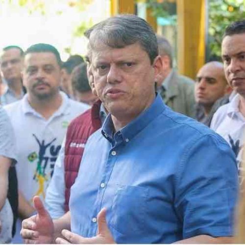 Tarcísio de Freitas, governador de SP, diz que quer “cortar cabeças” de policiais corruptos
