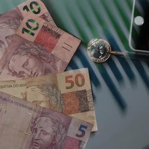 Rendimento domiciliar per capita no Brasil foi de R$ 2.069,00; confira ranking por estado