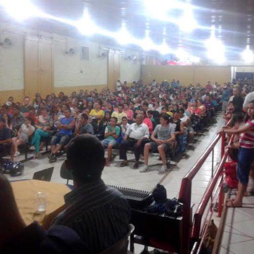 Uniformes do Programa Atleta do Futuro foram entregues durante reunião com pais no Isaltino Casemiro