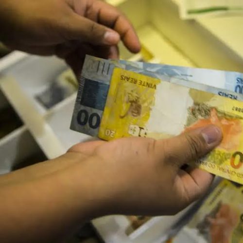 Empresas têm até esta sexta-feira para pagar a 1ª parcela do décimo terceiro salário