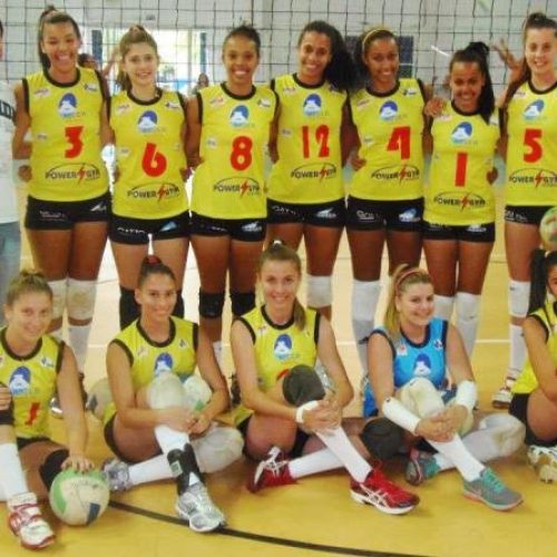 Equipe adulta feminina de vôlei da Asser/DEL faz final do torneio da APV neste sábado