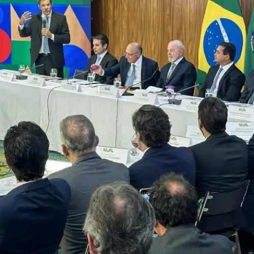 Governo Federal entrega projeto de isenção de IR para quem ganha até R$ 5 mil
