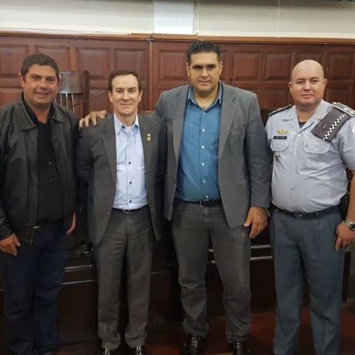 Comando da PM e vereadores de Porto Ferreira participam de reunião em São Carlos