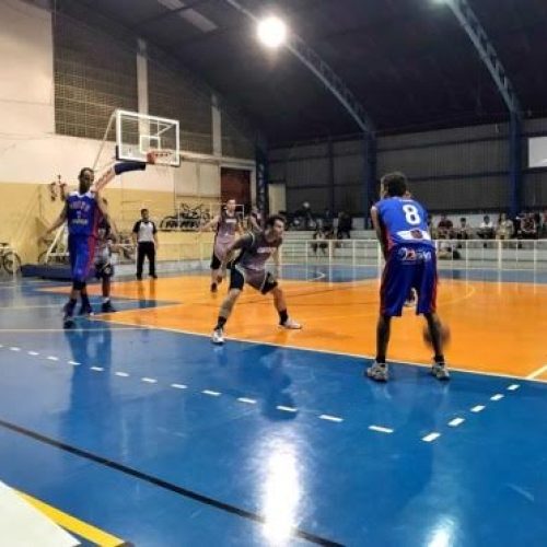 Porto Globetrotters dá show e assume a liderança do municipal de basquete