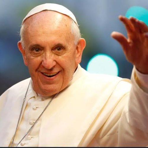 Comentários agressivos contra o Papa: extremistas da direita e dos evangélicos celebram sua morte