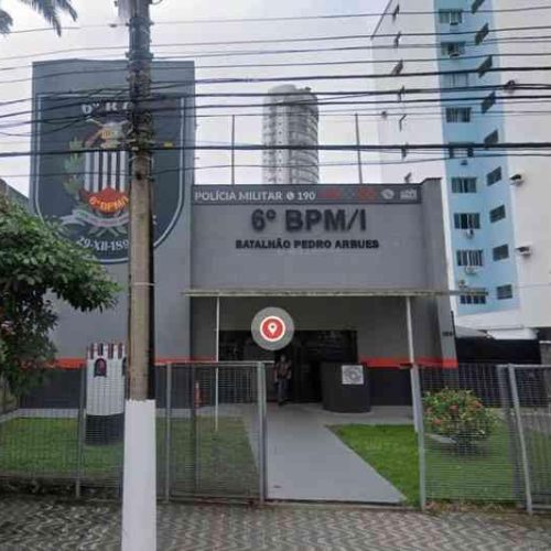 Armas furtadas do 6º Batalhão da Polícia Militar de SP (Santos) são encontradas na casa de policial