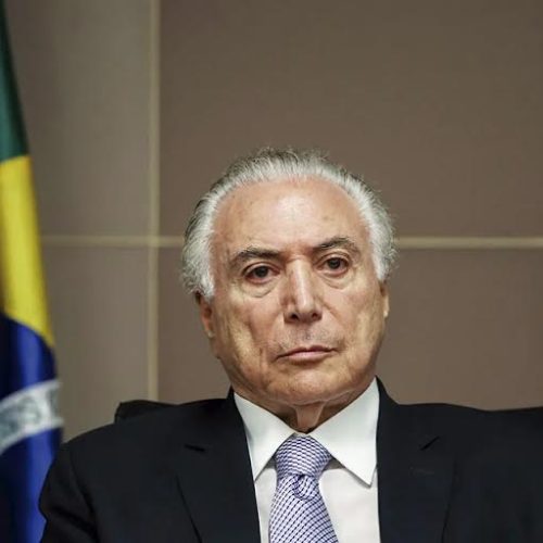 Bolsonaro acusa Temer de incentivar traições à sua candidatura, excluído-o das eleições de 2026