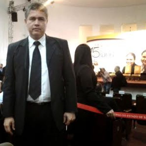 Diretor representa Renata em evento sobre os 15 anos do Banco do Povo