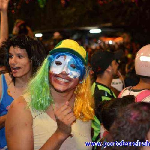 Bróco do Burro repete a dose e atrai multidão no segundo dia de Carnaval