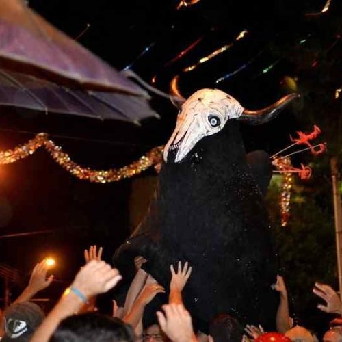 Desfile oficial do Carnaval acontece na terça-feira, a partir das 19 horas