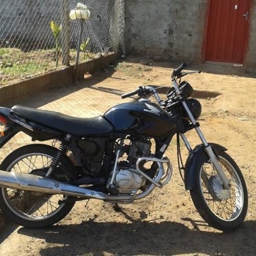 Moto Honda CG furtada é localizada pela PM em rua do Jardim Progresso