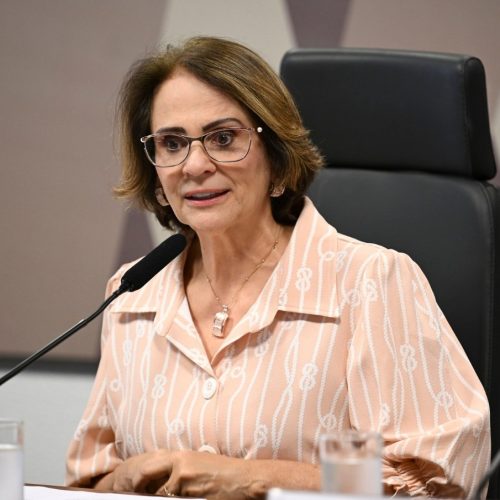 Senadora Damares arquiva proposta que previa corte de 50% nos salários de parlamentares