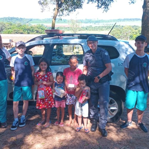 Páscoa solidária leva alegria a crianças em Santa Rita do Passa Quatro