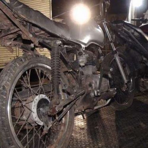 Duas motos foram apreendidas no Sérgio Dornelles para averiguação de furto